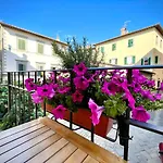 Balcone Fiorito, Nel Cuore Del Centro Storico Di