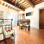 Balcone Fiorito, Nel Cuore Del Centro Storico Di