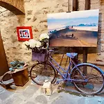 Balcone Fiorito, Nel Cuore Del Centro Storico Di アパート *