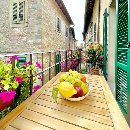 Daire Balcone Fiorito, Nel Cuore Del Centro Storico Di *